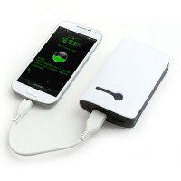 Power bank 8800 mah 2 USB c/linterna blanco